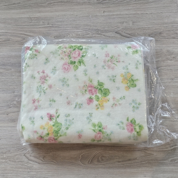 Vintage St. Mary's Blossom Screen Print Blanket New In Package - Picture 5 of 5